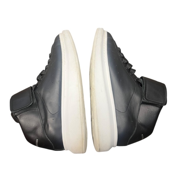 Alexander McQueen main image 7